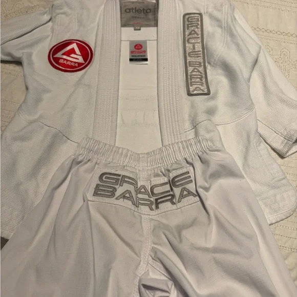 Youth 3 Gracie Barra Atleta Gi - Picture 3 of 5